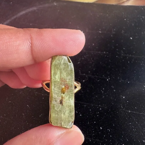 Gold Brass Ring with  kyaniteG reen Stone - Picture 6 of 7